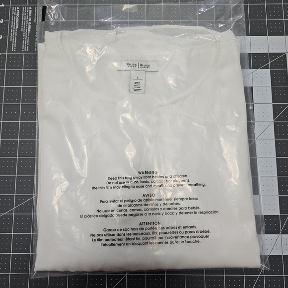 White Blouse size SMALL White House Black Market - Picture 9 of 10